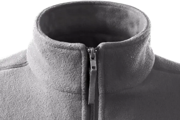 Klasiska vilnas veste - Rāvējslēdzēja aizdare līdz zodam