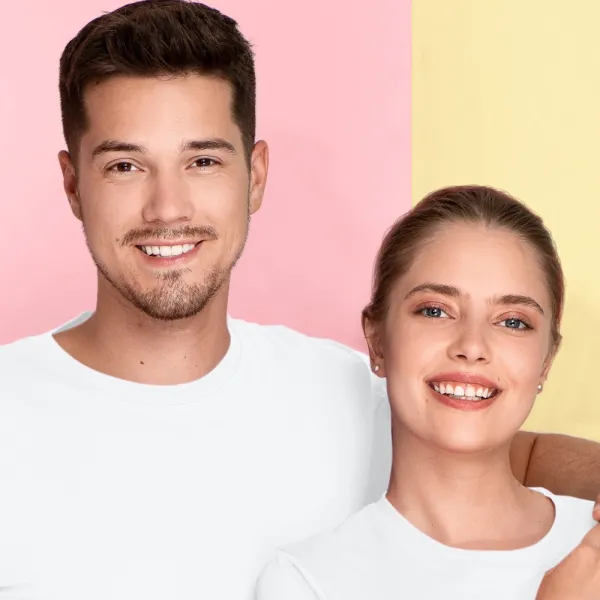 Viegls T-krekls ar īsām piedurknēm - Klasisks apaļš kakla izgriezums