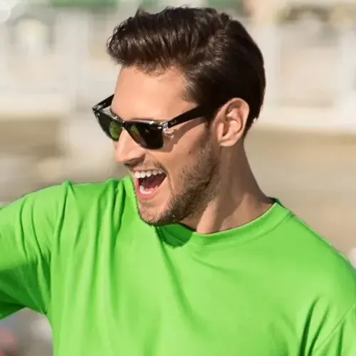 Vīriešu klasiskais T-krekls - Klasisks apaļš kakla izgriezums