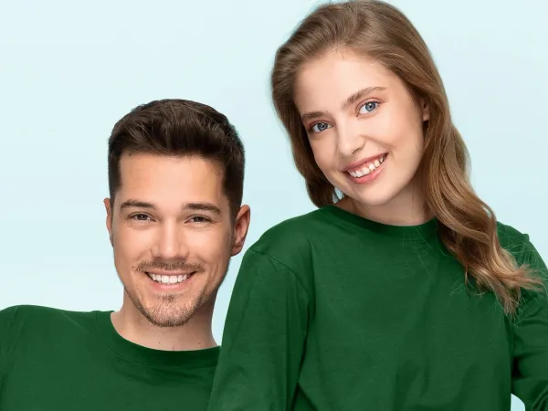 Viegls T-krekls ar garām piedurknēm - Klasisks apaļš kakla izgriezums