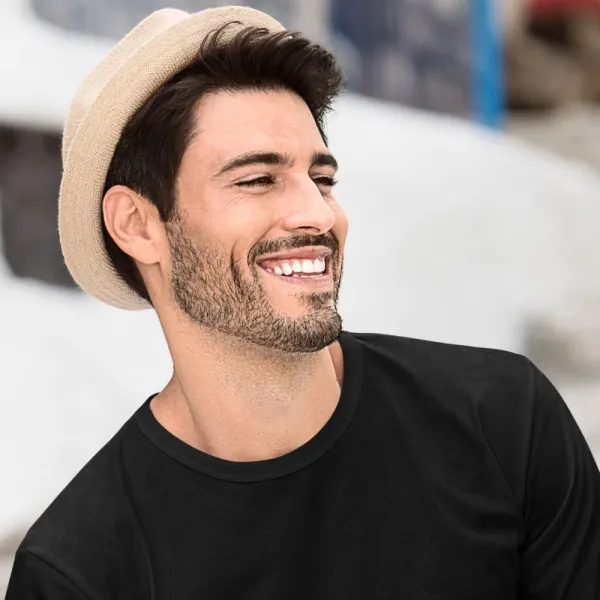 Vīriešu T-krekls ar garām piedurknēm - Klasisks apaļš kakla izgriezums